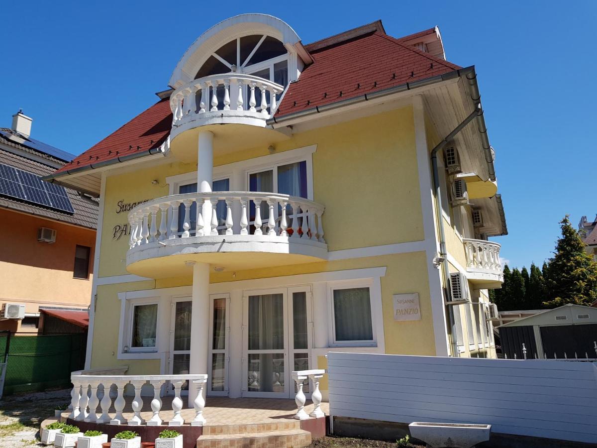Crystal Es Susanne Panzio Bed and Breakfast Siófok Eksteriør billede