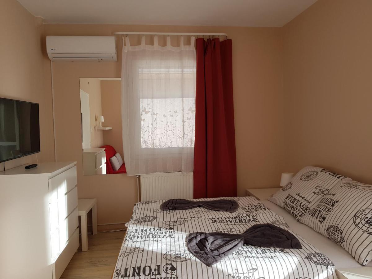 Crystal Es Susanne Panzio Bed and Breakfast Siófok Eksteriør billede