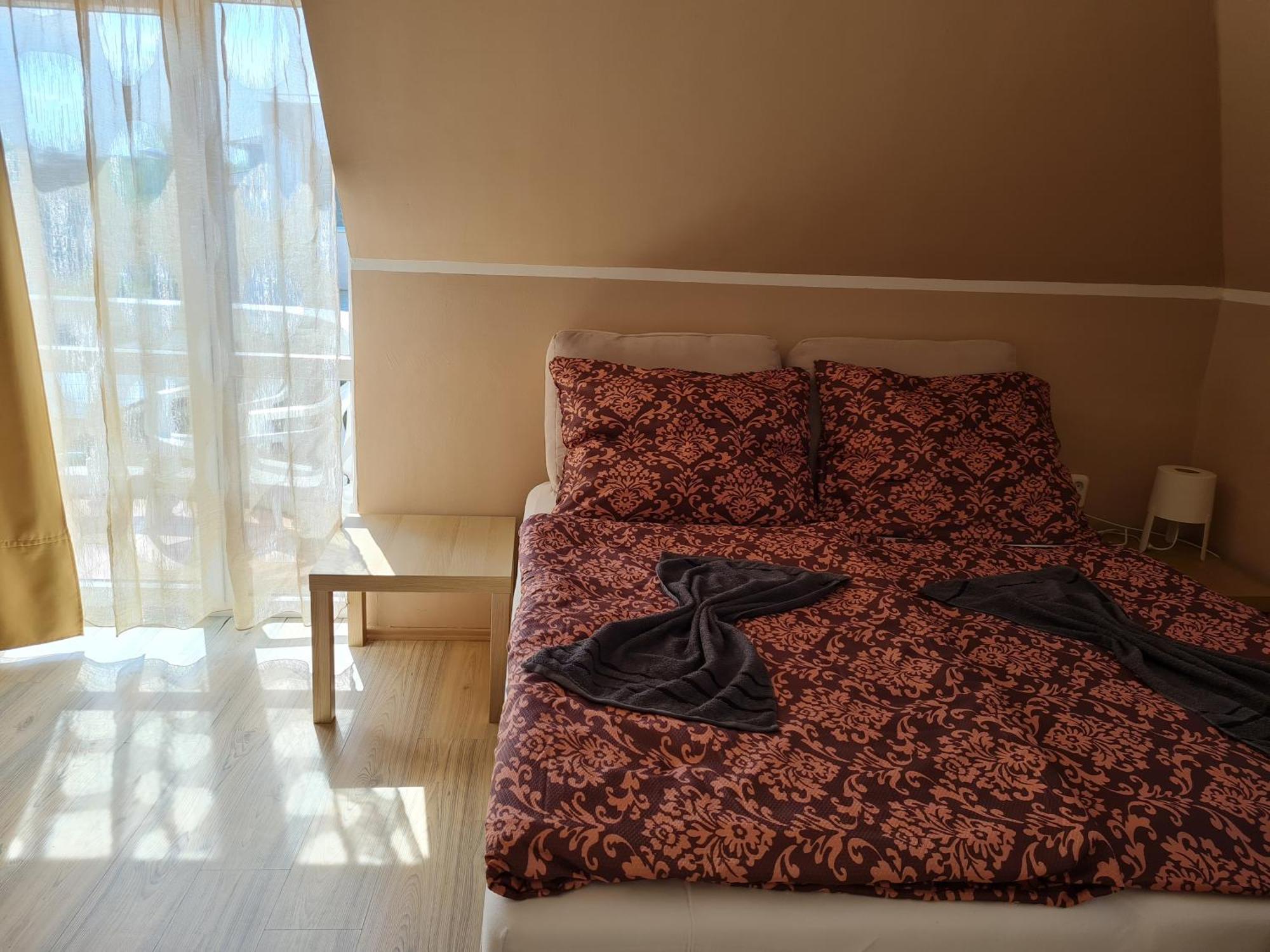 Crystal Es Susanne Panzio Bed and Breakfast Siófok Eksteriør billede